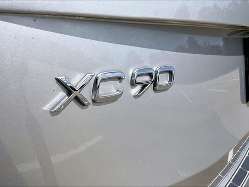 Used 2021 Volvo XC90 T5 Momentum w/ Protection Package Premier FWD image 31