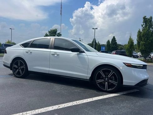 Used 2023 Honda Accord Sport image 4