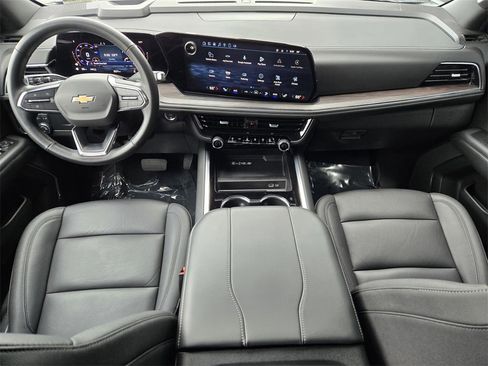 Used 2025 Chevrolet Tahoe LT image 12