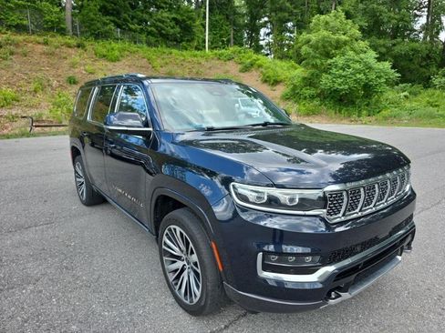 Used 2022 Jeep Grand Wagoneer Series III w/ HD Trailer Tow Package AWD/4WD image 2