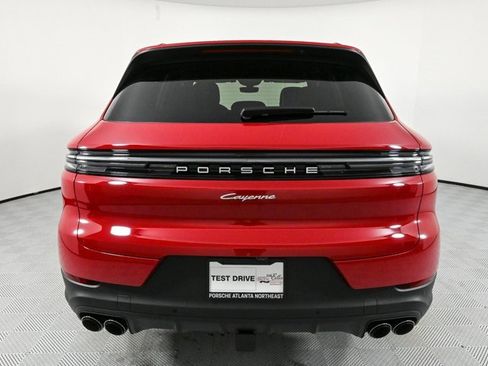 Used 2025 Porsche Cayenne image 5