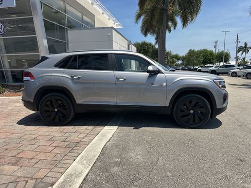 New 2026 Volkswagen Atlas Cross Sport SE FWD image 6