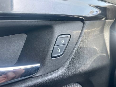 Used 2025 Chevrolet TrailBlazer LT AWD/4WD image 22
