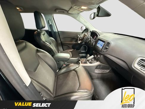 Used 2018 Jeep Compass Latitude w/ Popular Equipment Group AWD/4WD image 28