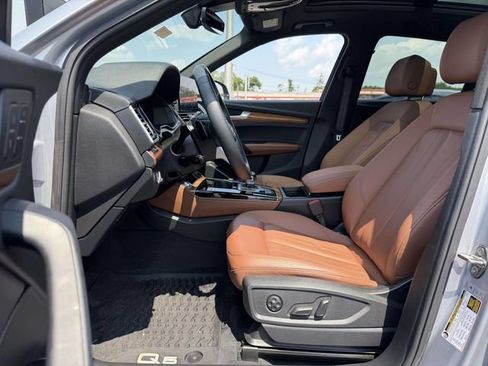 Used 2022 Audi Q5 2.0T Premium Plus w/ Premium Plus Package AWD/4WD image 9