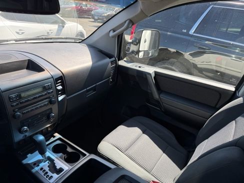 Used 2012 Nissan Titan SV w/ SV Premium Utility Pkg RWD image 18