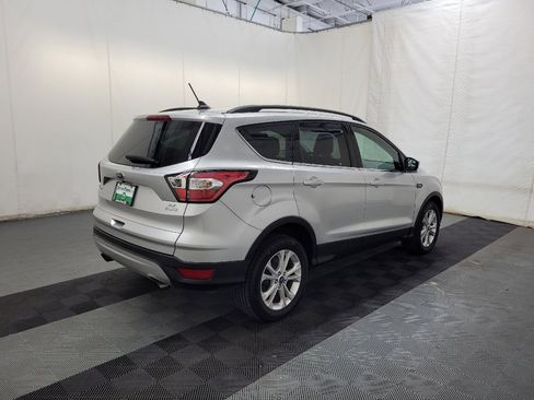 Used 2018 Ford Escape SE w/ SE Sync 3 Package FWD image 9