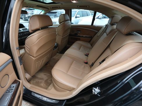 Used 2008 BMW 750i image 12