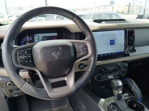 Used 2022 Ford Bronco Wildtrak AWD/4WD image 13