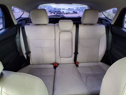 Used 2016 Ford Focus Titanium w/ Titanium Technology Package FWD image 28