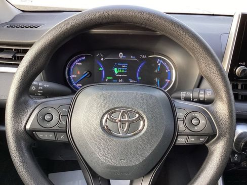 Used 2025 Toyota RAV4 XLE AWD/4WD image 24