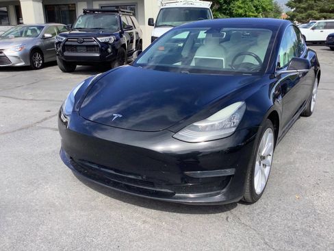 Used 2019 Tesla Model 3 Standard Range Plus RWD image 3