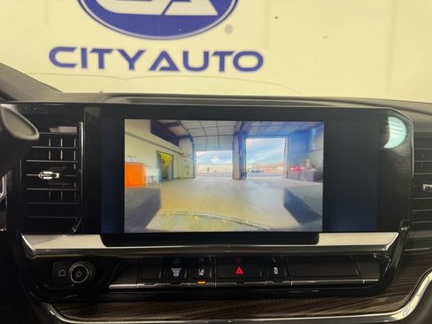 Used 2024 Chevrolet Silverado 2500 LT w/ Convenience Package image 26