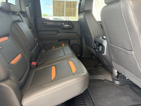 Used 2024 GMC Sierra 1500 AT4 w/ Technology Package AWD/4WD image 18