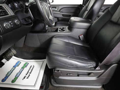 Used 2012 Chevrolet Avalanche LT w/ Suspension Package, Off-Road image 13