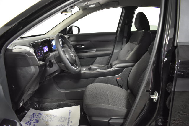 Certified 2025 Nissan Kicks SV AWD/4WD image 11