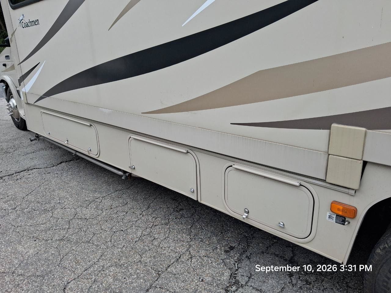 Used 2018 Ford E-450 and Econoline 450 Super Duty w/ Motorhome Prep Package RWD image 20