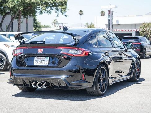 Used 2024 Honda Civic Type R image 8