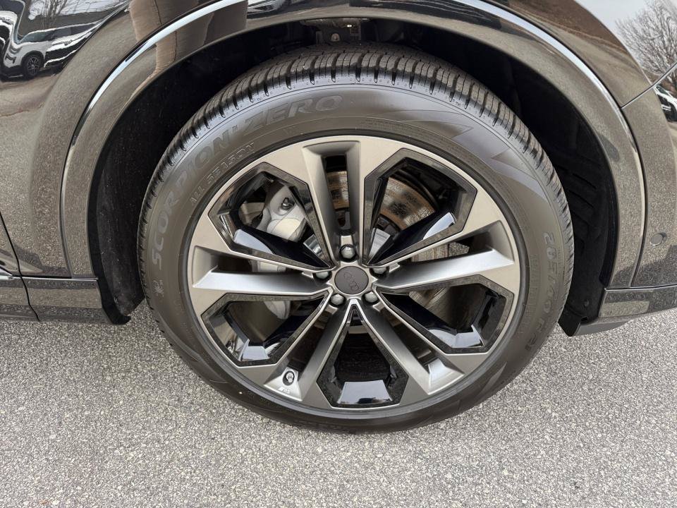 New 2026 Audi Q7 3.0T Premium Plus AWD/4WD image 25