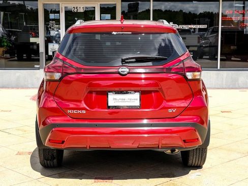 Used 2023 Nissan Kicks SV image 9