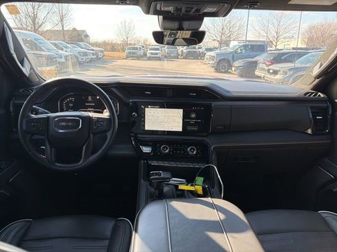 Used 2023 GMC Sierra 1500 AT4X image 12