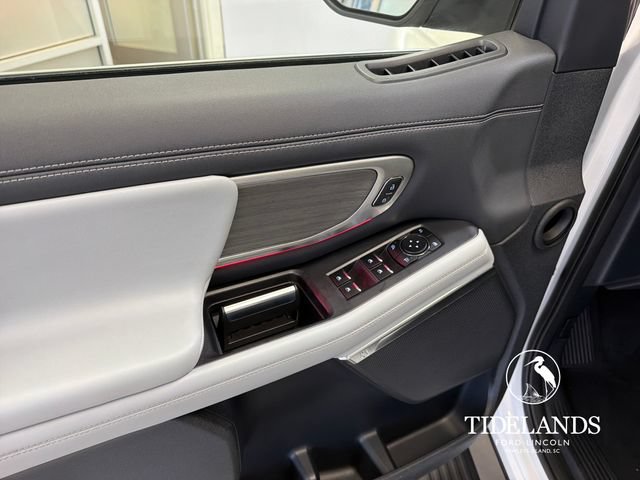 Certified 2025 Ford Expedition Platinum AWD/4WD image 15