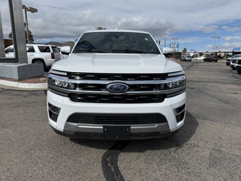 Used 2023 Ford Expedition Limited image 2