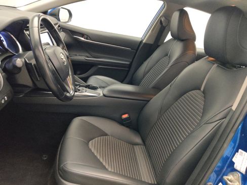 Used 2019 Toyota Camry SE FWD image 17