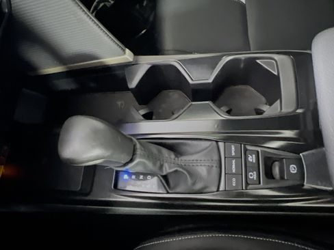 Used 2025 Toyota Camry SE image 25