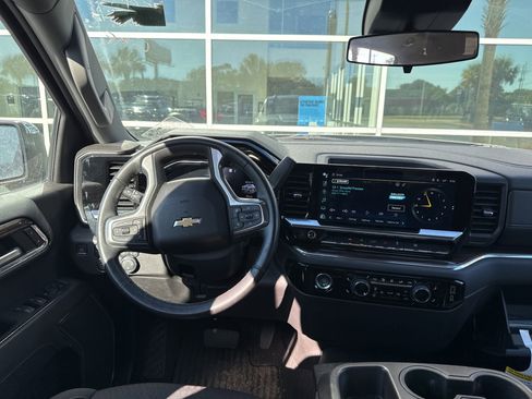 Used 2023 Chevrolet Silverado 1500 LT AWD/4WD image 12