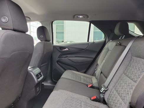 Used 2023 Chevrolet Equinox LT image 11