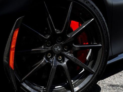 Used 2022 Ferrari SF90 Spider image 36