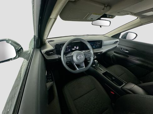 Used 2025 Nissan Kicks SV FWD image 18