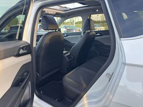 Used 2023 Volkswagen Taos SE w/ Panoramic Sunroof Package AWD/4WD image 20