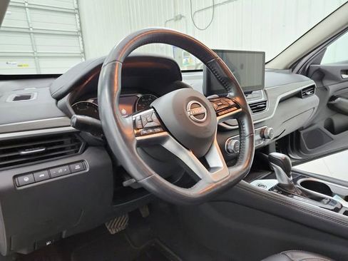 Used 2023 Nissan Altima 2.5 SL FWD image 18