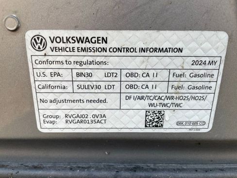 Used 2024 Volkswagen Tiguan SE AWD/4WD image 53