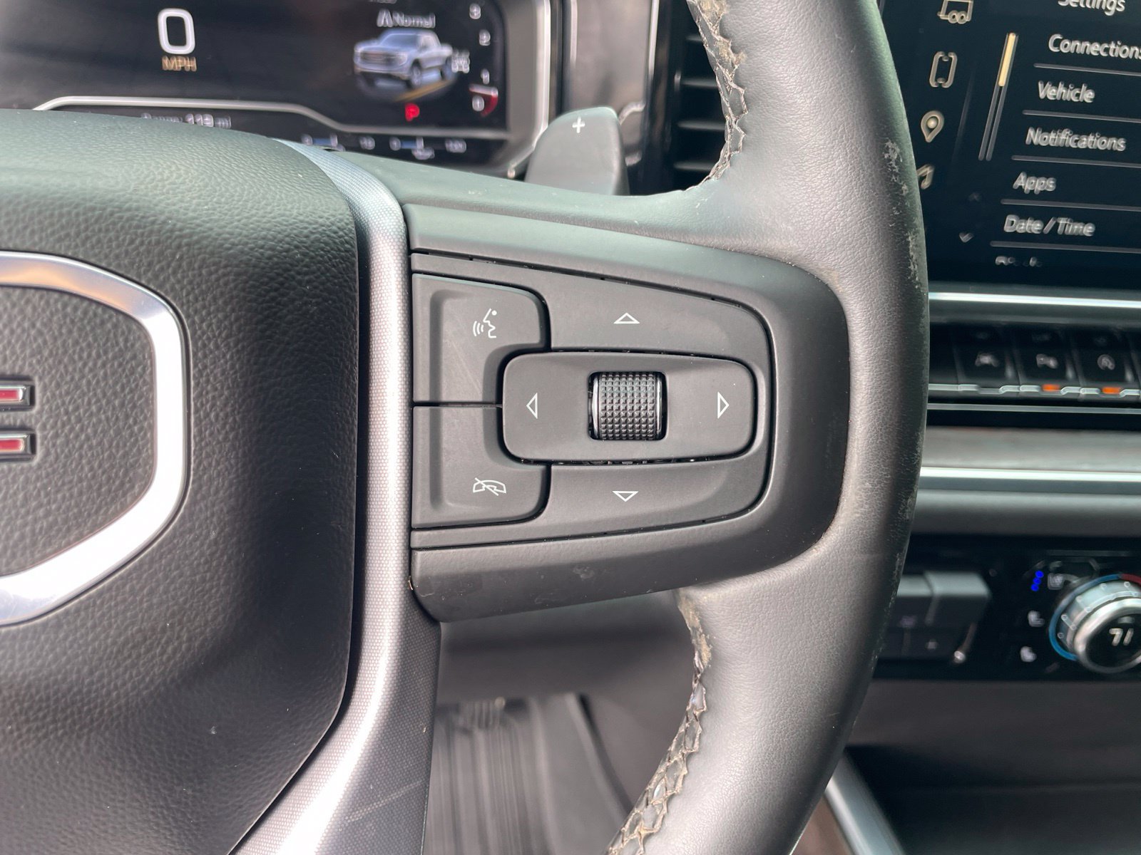Used 2025 GMC Sierra 1500 SLT AWD/4WD image 18