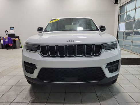 Used 2024 Jeep Grand Cherokee Laredo X image 9