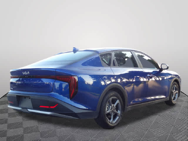 Used 2025 Kia K4 FWD image 3