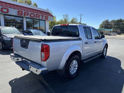 Used 2014 Nissan Frontier SV w/ SV Value Truck Package image 5
