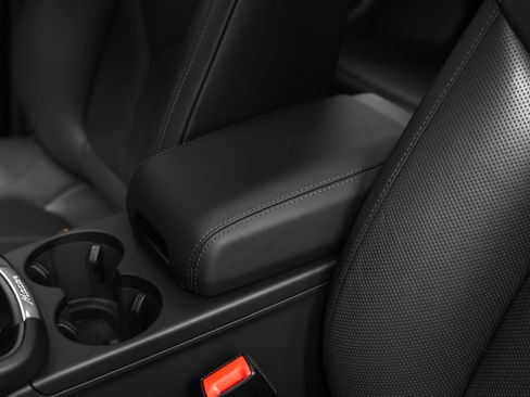 Certified 2026 Porsche Macan image 36