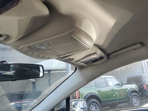 Used 2017 Ford Fusion SE w/ Fusion SE Technology Package image 13