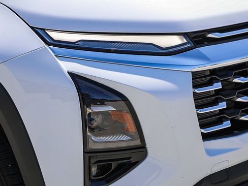 Used 2025 Chevrolet Equinox LT w/ Convenience Package II FWD image 8