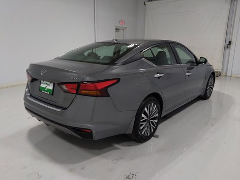 Used 2023 Nissan Altima 2.5 SV image 9