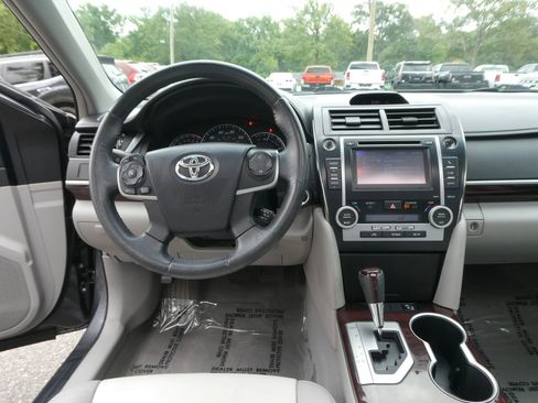 Used 2013 Toyota Camry XLE FWD image 15