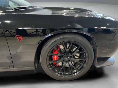 Used 2016 Dodge Challenger SRT Hellcat image 15