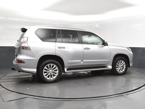Used 2015 Lexus GX 460 image 8