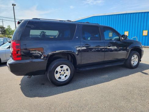 Used 2013 Chevrolet Suburban LT w/ Luxury Package AWD/4WD image 6
