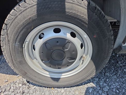 New 2024 Ford Transit 250 148 Medium Roof image 42