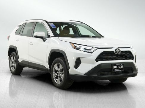 Used 2025 Toyota RAV4 XLE AWD/4WD image 7